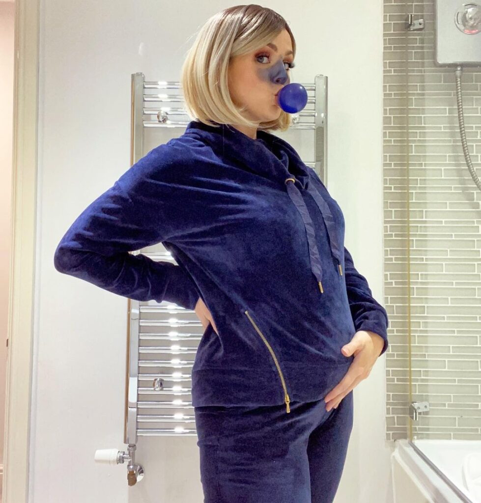 25+ *Ridiculously Cute* Pregnant Halloween Costume Picks 2023 2023