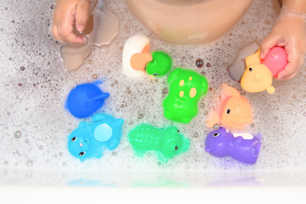 55 Super Creative Bath Activities For Toddlers That We Love 