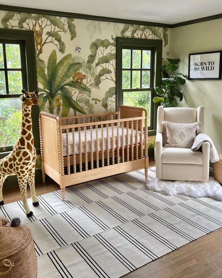 13+ Totally *Precious* Safari Nursery Rooms We’re Gushing Over