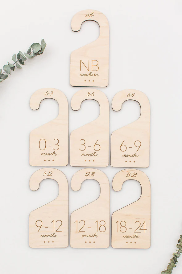 Minimal wooden newborn closet dividers from NB to 24 months