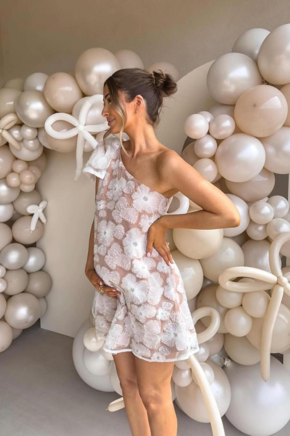 neutral baby shower