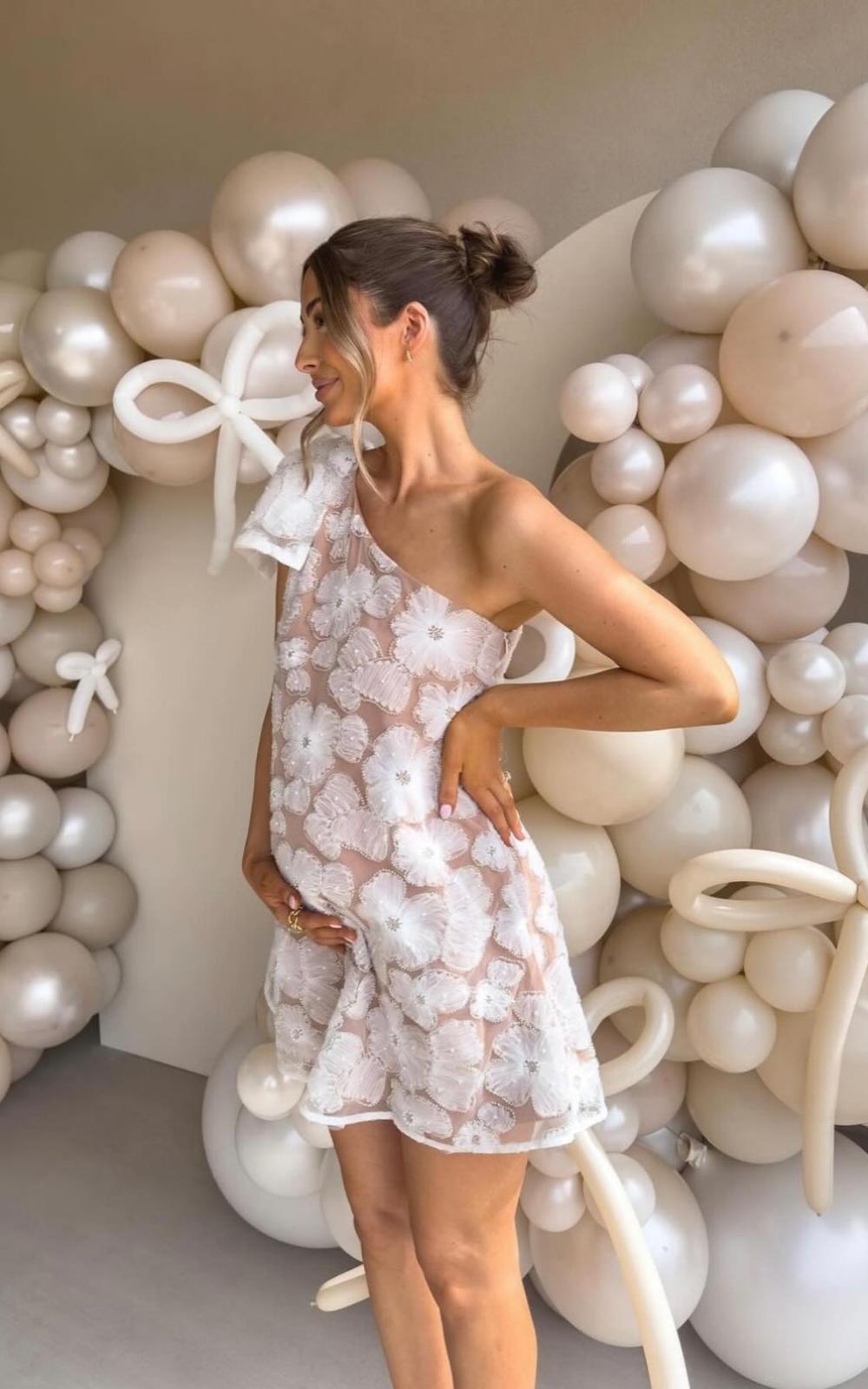 neutral baby shower