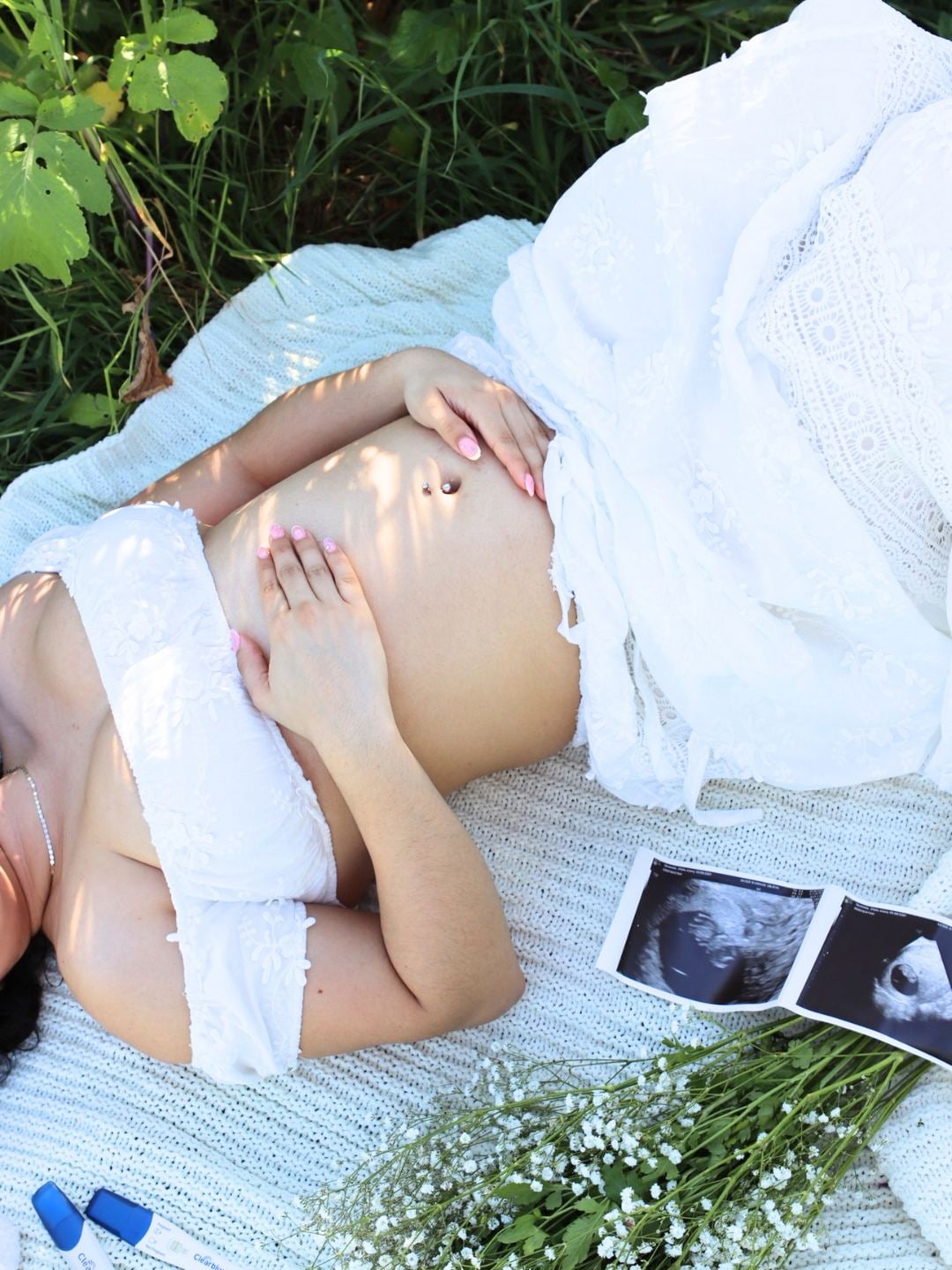 summer themed pregnancy photo