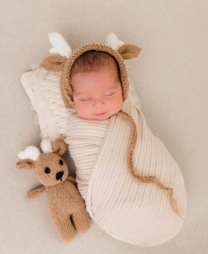 14+ Adorable Baby Christmas Costumes (Santa, Elf, Reindeer & More)